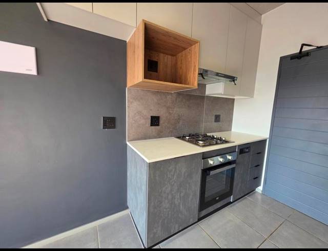 2 BEDROOM APARTMENT FOR SALE IN WATERKLOOF RIDGE